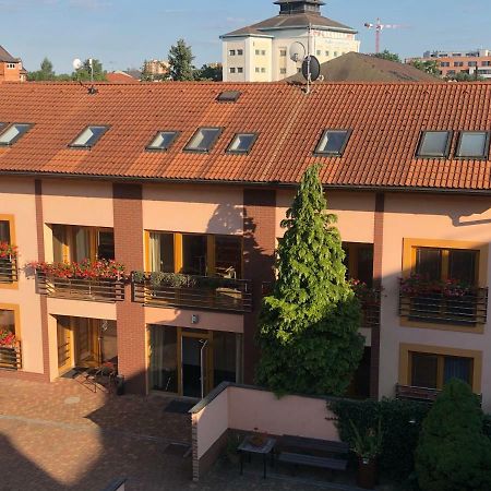Hotel City Пардубице Экстерьер фото